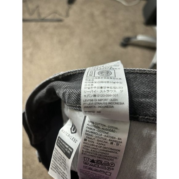 NEW Levi’s SilverTab Loose Men's 36x12 100% Cotton Denim Jean Shorts Black - Picture 5 of 5